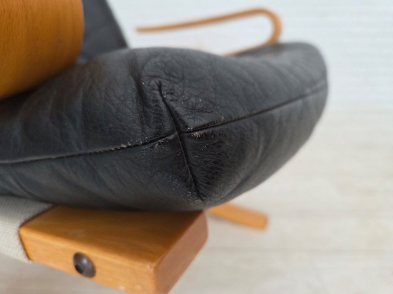 Image 1 of Sillón de diseño noruego, años 70, modelo "Kengu", cuero, madera curvada.