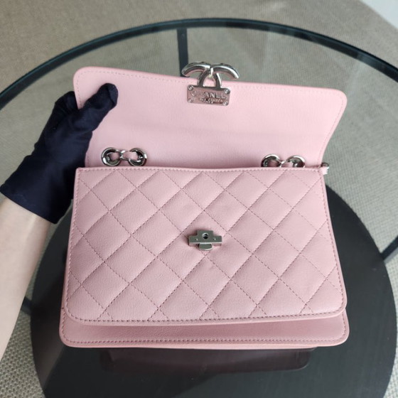 Image 1 of Borsa Chanel CC Box Flap - Pelle di vitello trapuntata rosa con finiture argentate, serie 24