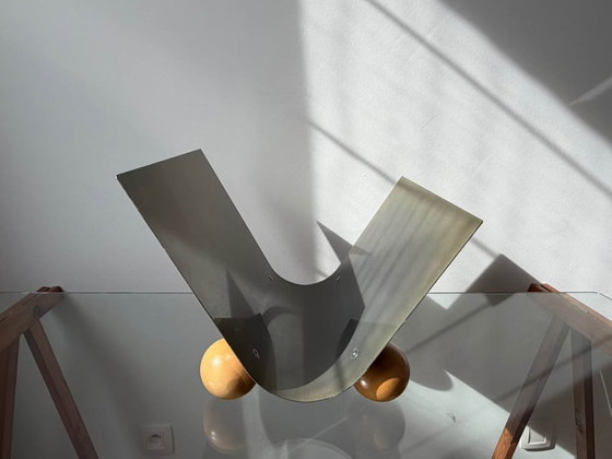 Image 1 of metalen (chroom/inox) tijdschriftenrek (houder) met houten bolvoeten