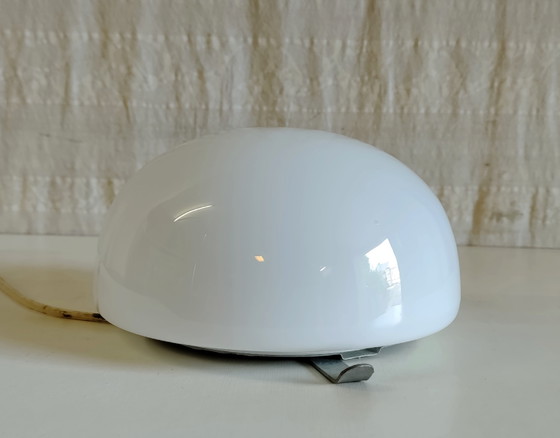 Opaline Globe Ceiling Light or Wall Sconce - Mid. 20th Century – Glass (photo 3 of 8)