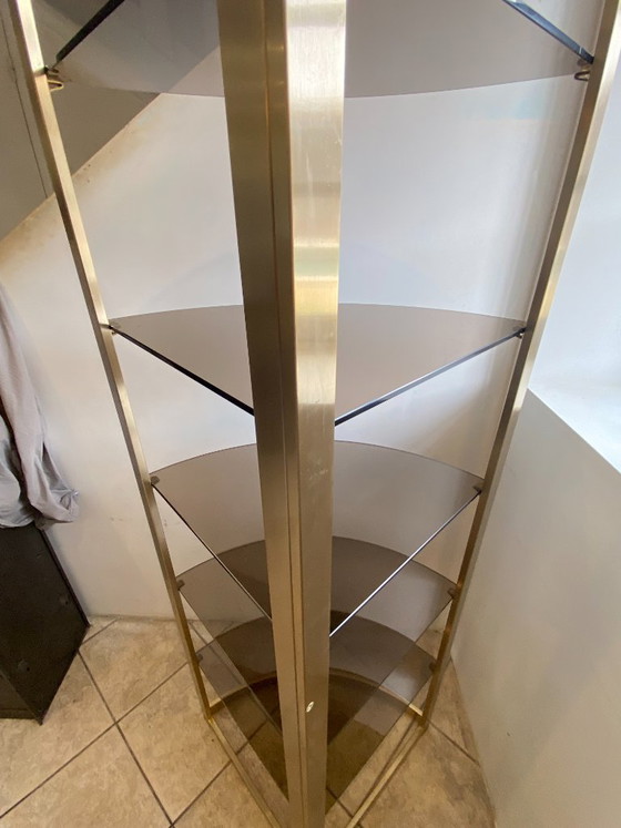 Vintage modulaire hoekwandkast uit de jaren 70 met glazen en gouden metalen frame. – Boekenkasten, Glass (photo 3 of 20)