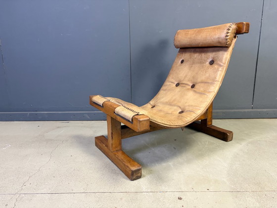 Vintage brutalistische Braziliaanse fauteuil uit de jaren 60. – Stoelen / fauteuils, Leather, Wood (photo 3 of 16)