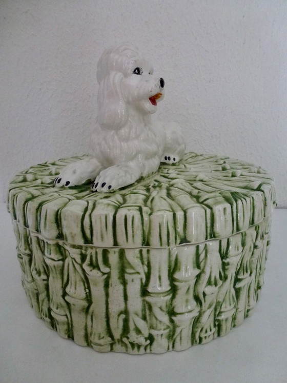 Image 1 of Vintage Italiaanse keramieken doos met bovenop een poedel.