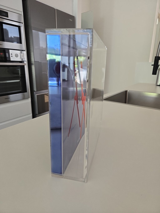 Kartell wandklok
