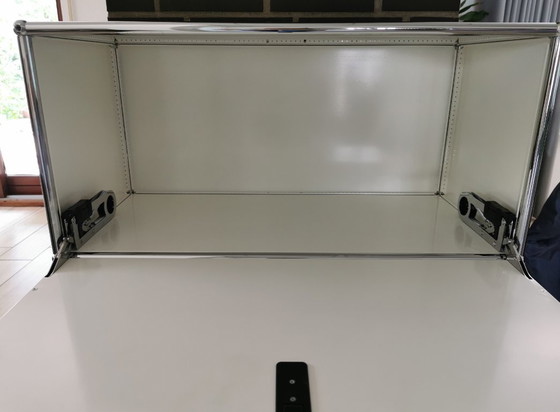 Mobile/consolle originale USM Haller con ante a ribalta, bianco – Credenze, Metal (photo 3 of 5)