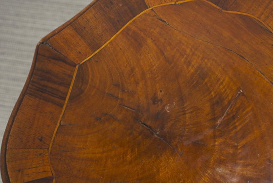 Antieke Italiaanse barokke Guéridon bijzettafel van walnoothout, lampentafel in Louis XV-stijl met – Wood (photo 14 of 20)