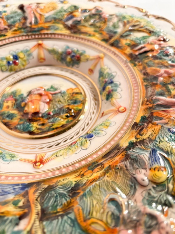 Large Capodimonte Porcelain Plate, Hand-Painted and Embossed, 1950s – Decorative Objects (photo 7 of 11)