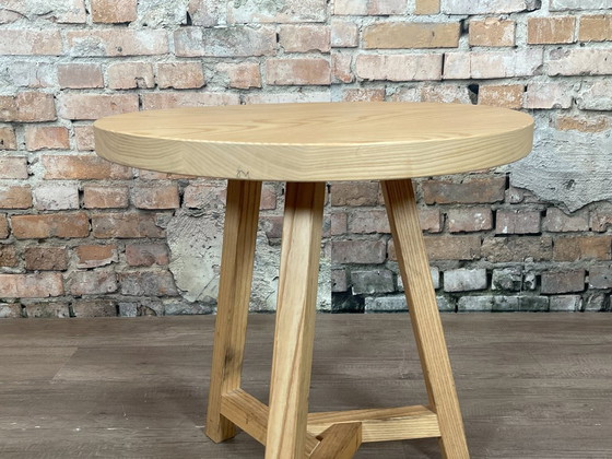 Image 1 of Table d'appoint en bois
