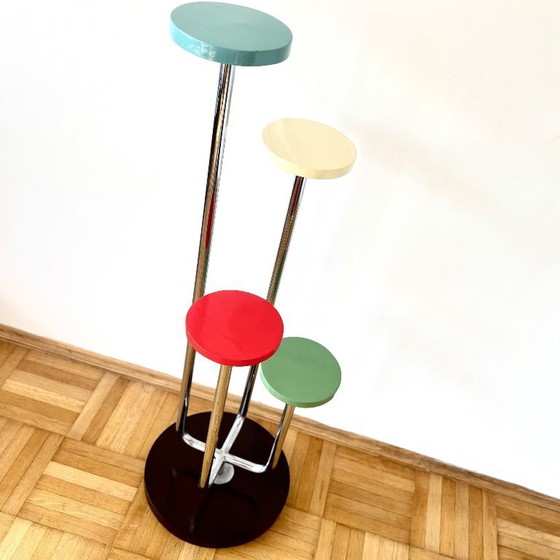 Image 1 of Funktionalistischer Pflanzenständer