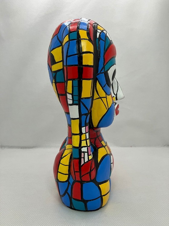 Image 1 of Figura abstracta de una niña. Hecha a mano por el artista.