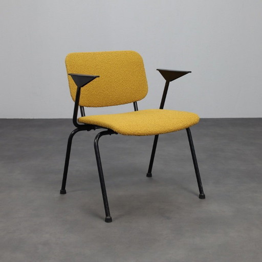 Fauteuil van Ahrend de Cirkel, 1969 - Gestoffeerd in Bouclé