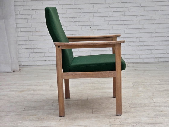 Image 1 of Fauteuil danois des années 1980 de Høng Stole, laine verte pour meubles, bois de chêne.