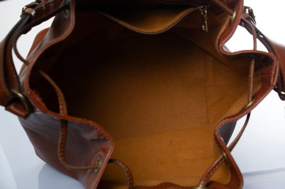 Louis Vuitton, Noe epi leather bag in brown, Bucket bags, Calfskin (photo 9 of 16)
