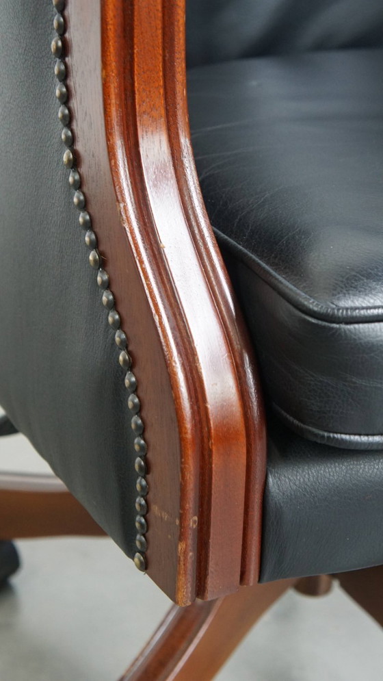 Image 1 of Classica e lussuosa sedia da ufficio in pelle bovina nera in stile inglese