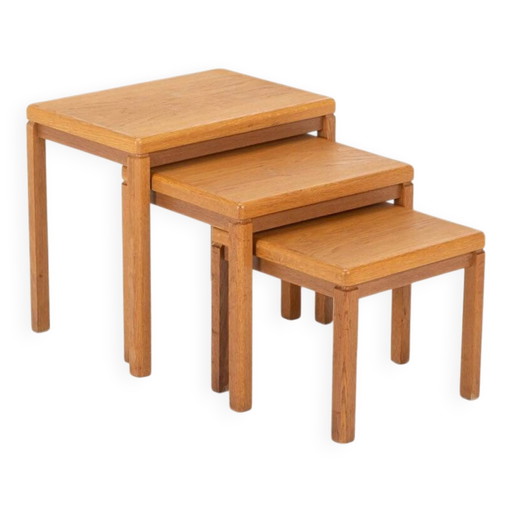 Tables gigognes vintage en chêne par Van Den Berghe Pauvers, années 70, lot de 3