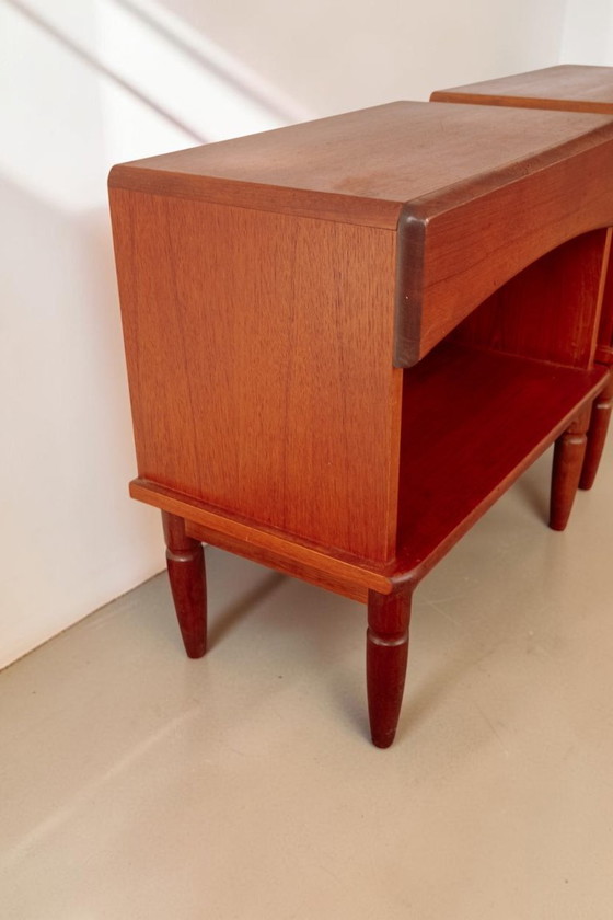 Par de mesitas de noche de teca de Top Form, década de 1960. – Wood (photo 11 of 11)