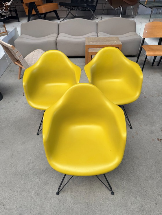 Image 1 of Vitra Eames DAR-Stuhl