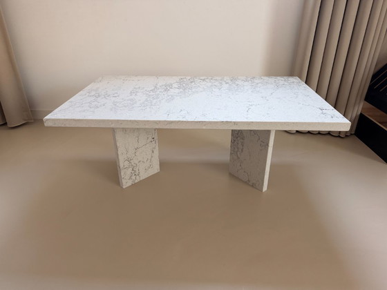 Image 1 of Table basse en granit/marbre - 98 x 58 x 40 cm