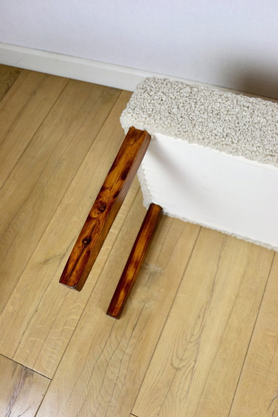 Image 1 of Magnifique banc vintage des années 90 - cheveux longs bouclés beiges