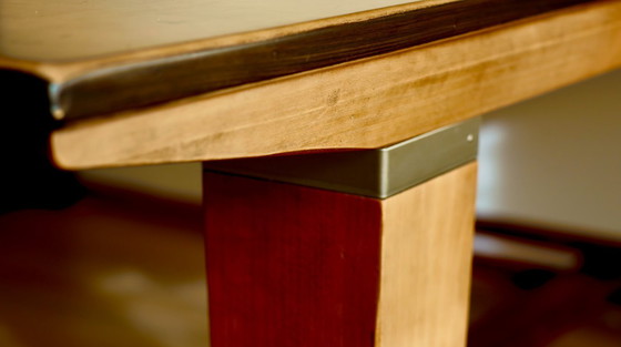 Image 1 of Dining room table with 4 Leolux armchairs