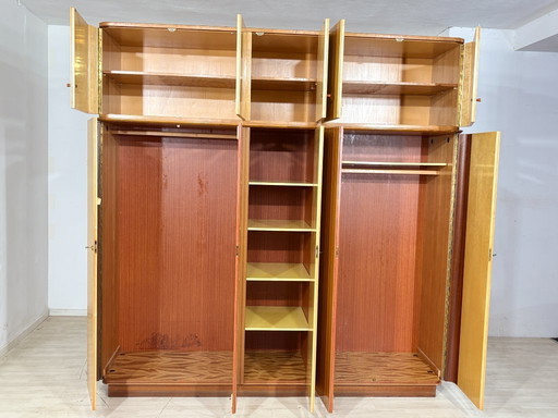 Zeer mooie vintage kledingkast / slaapkamerkast / dressoir / berging