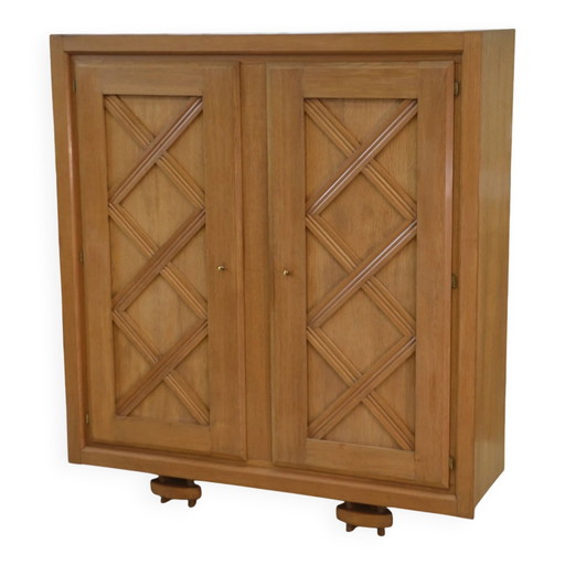 Blonder Eichen-Kleiderschrank mit geometrischem Kreuzschraffurmuster aus den 1940er Jahren.