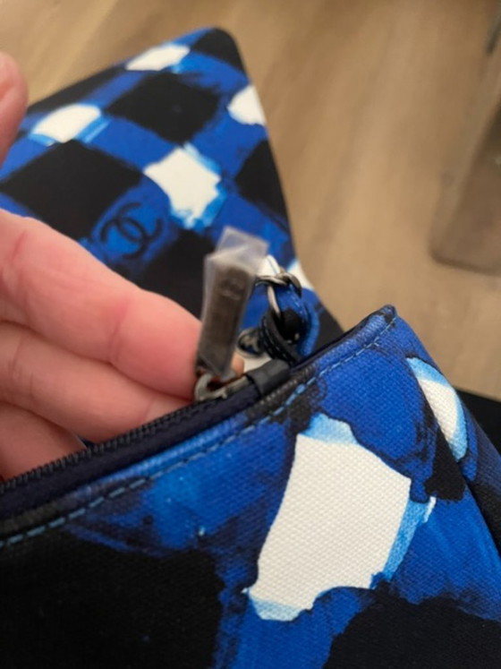 Image 1 of Borsa da viaggio CHANEL XXL in tela stampata, ideale per compagnie aeree.