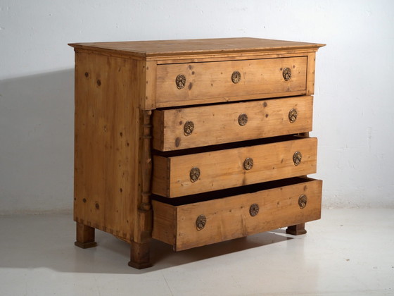 Antique solid pine chest of drawers – Rustic European dresser – circa 1900 – Metal (photo 25 of 40)