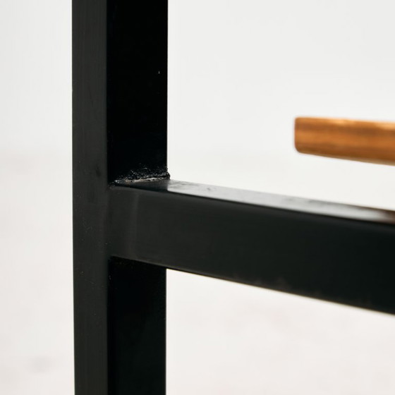 Image 1 of MK11233 Stuhl aus Teakholz auf Metallgestell