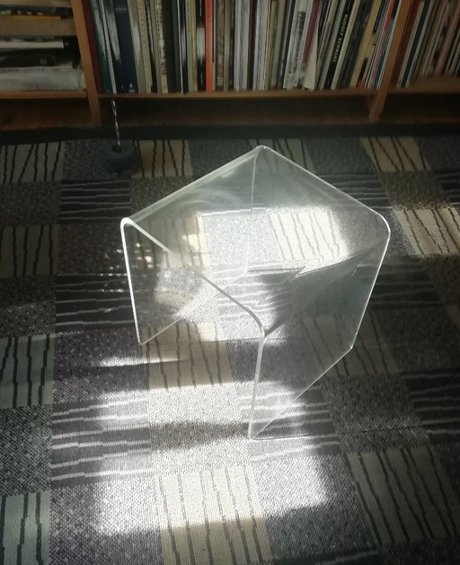 Table de commande en plexiglas, translucide, bords bombés