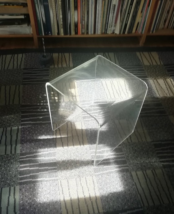 Image 1 of Table de commande en plexiglas, translucide, bords bombés