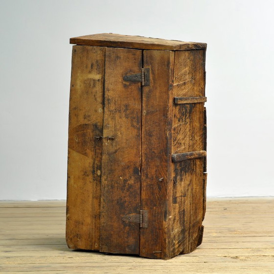 Armoire en bois de style primitif, vers 1930 – Meubles de rangement, Iron, Wood (photo 12 of 13)