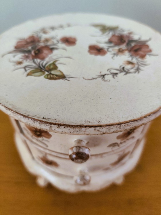 Image 1 of Antique round jewelry box