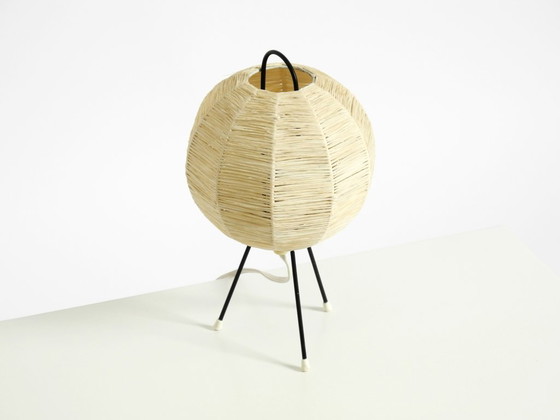 Image 1 of Beautiful mid-century modern tripod raffia table night lamp in very good vintage condition