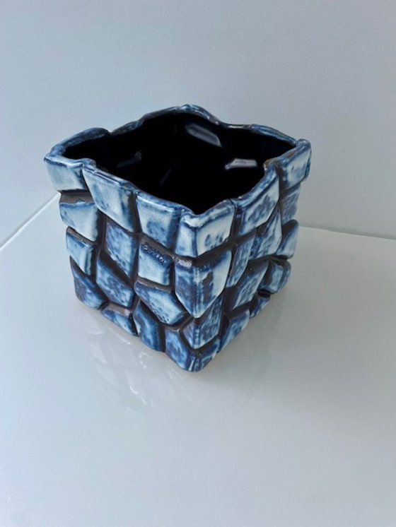 Image 1 of Square handmade flower pot with crackle design