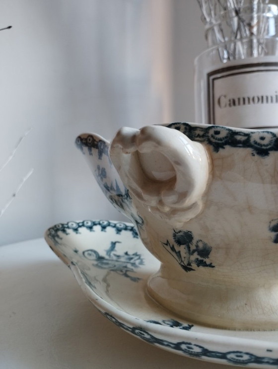 Image 1 of Large sauce boat on a stand, Gien ironstone "Thistles"