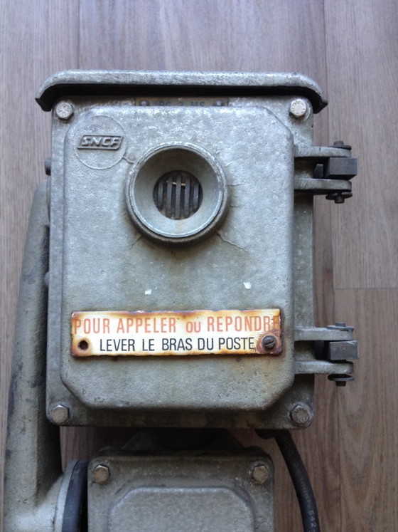 Image 1 of Altes Klingeltelefon, industrieller SNCF-Bahnhof