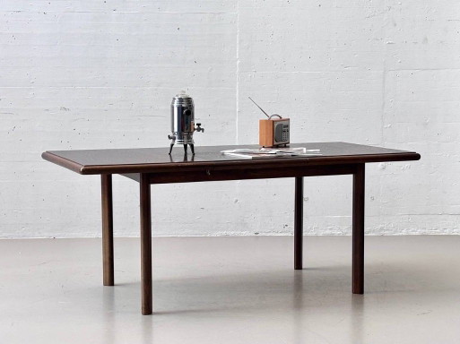 Extendable mid-century dining table in dark wood – 1960s/70s – eettafels