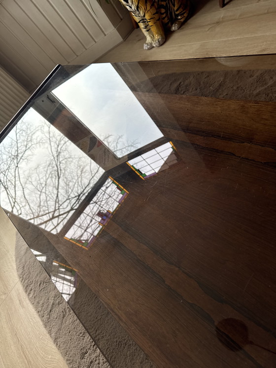 Image 1 of Table basse en palissandre avec plateau en verre fumé