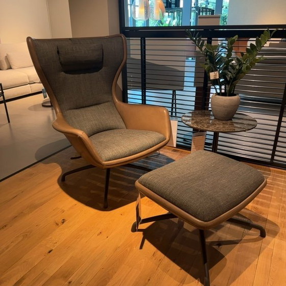 Image 1 of Eyye Puuro fauteuil met poef