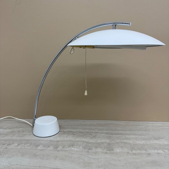 Tafellamp met gebogen arm en witte kap, Ikea, Tafellampen, Metaal, Chroom, Modern (foto 6 van 15)