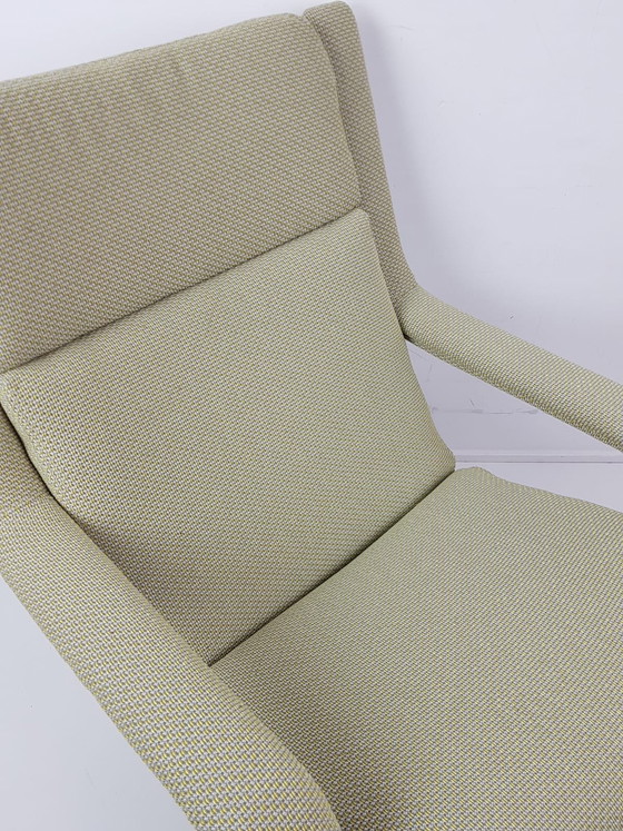Image 1 of Poltrona Artifort vintage f140 | tessuto di rivestimento giallo-grigio