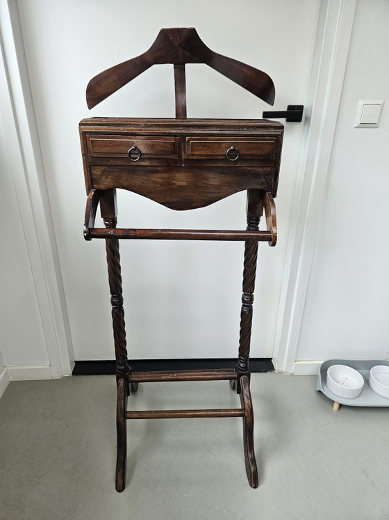 Image 1 of Klassieke Engelse Dressboy Valet stand Victoriaanse stijl