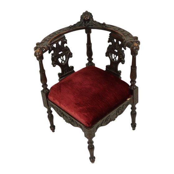 Image 1 of Fauteuil d'angle ancien en chêne italien de style Renaissance