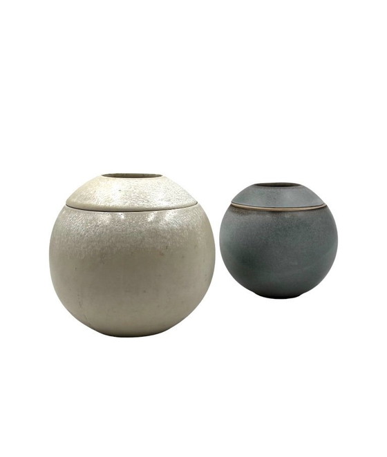 Image 1 of Set van 2 bolvormige aardewerken vazen ​​in mid-century modern stijl, Franco Bucci Italië ca. 1970
