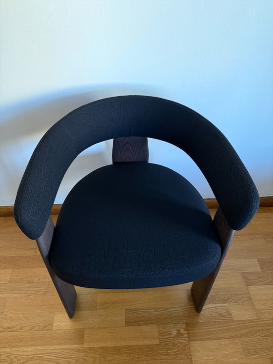 Image 1 of Andreu World 'Õru' stoel van Patricia Urquiola - Donker essenhout & stof (bekroond)