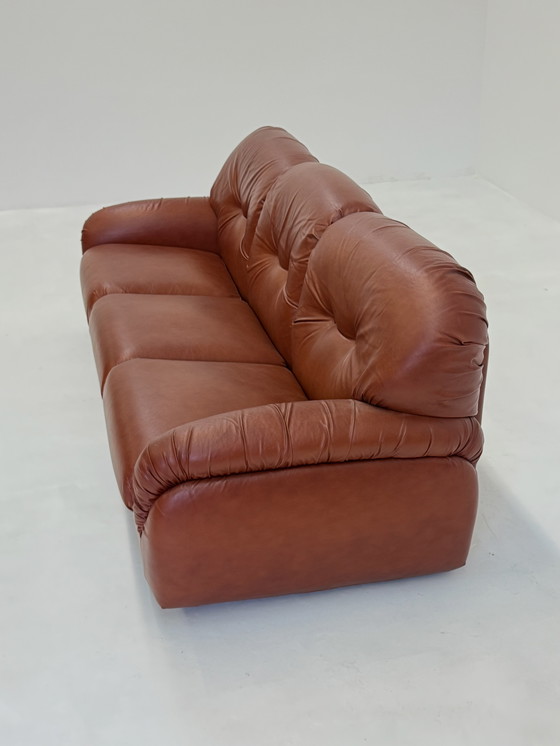 Image 1 of Divano di design vintage di Poltrona in pelle Skai