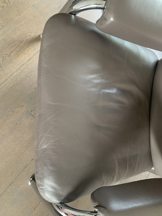 De Sede Kangaroo leather armchair by Hans Eichenberger. – Textile (photo 3 of 9)