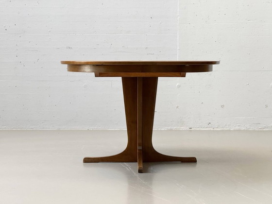 Image 1 of Extendable round table made of walnut wood, 1960s