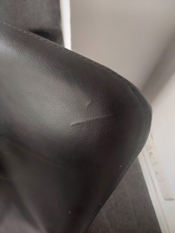 Image 1 of Zwarte leren fautteuille Loge van Montis